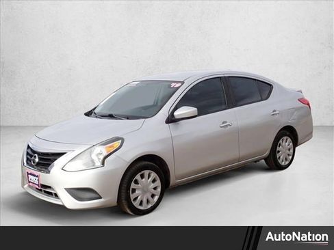 Used 2019 Nissan Versa SV image 1