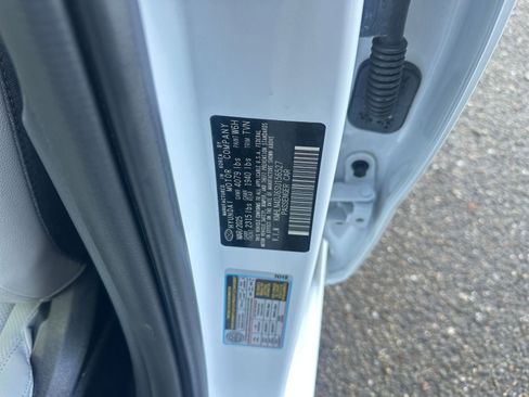 Used 2025 Hyundai Elantra Limited image 30