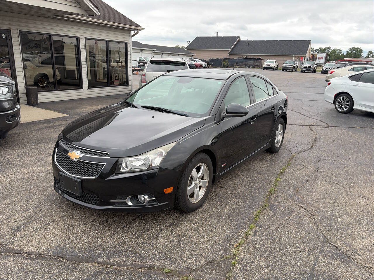 Used 2014 Chevrolet Cruze LT w/ All-Star Edition FWD image 2