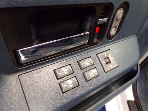 Used 1994 Chevrolet Suburban 4WD image 61