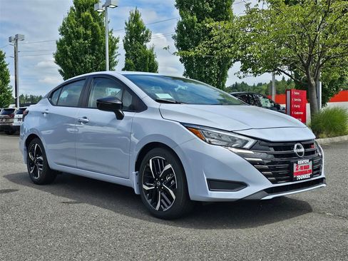 New 2025 Nissan Versa SR w/ Trunk Package image 2