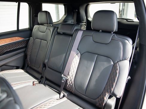 Used 2024 Jeep Grand Cherokee L Summit image 12