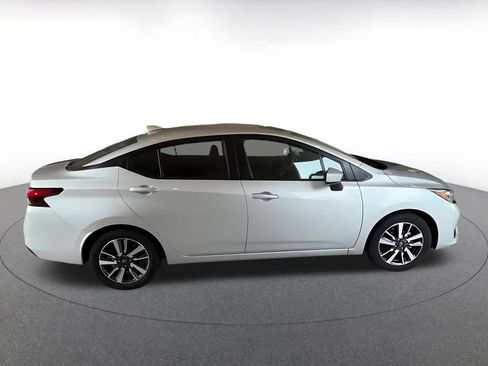 Used 2025 Nissan Versa SV FWD image 16