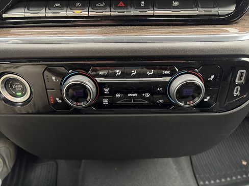 Used 2023 Chevrolet Silverado 1500 LT image 36