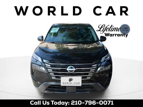 Used 2024 Nissan Rogue S image 2