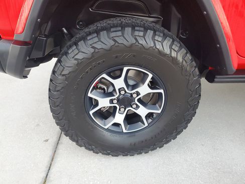 Certified 2022 Jeep Wrangler Unlimited Rubicon w/ LED Lighting Group image 5