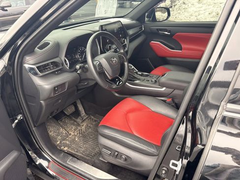 Used 2021 Toyota Highlander XSE image 18