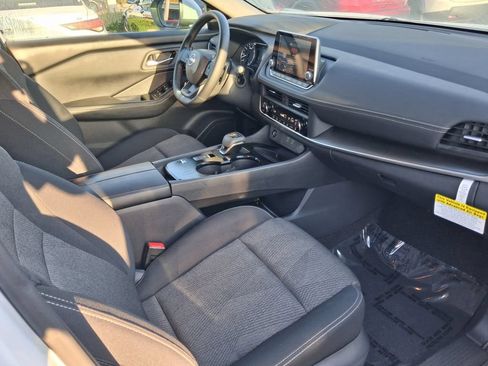 Used 2026 Nissan Rogue SV FWD image 23