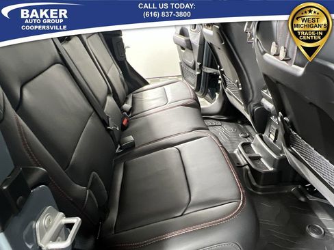 Used 2025 Jeep Wrangler Unlimited Rubicon image 27