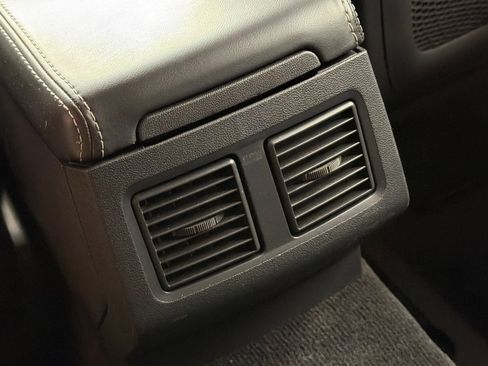 Used 2010 Dodge Challenger SRT8 w/ Special Edition Group image 17