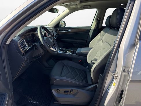 New 2026 Volkswagen Atlas SE image 9