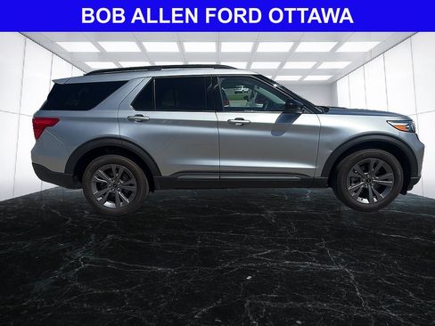 Used 2024 Ford Explorer XLT w/ Equipment Group 202A AWD/4WD image 6