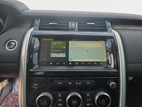 Used 2017 Land Rover Discovery HSE AWD/4WD image 25