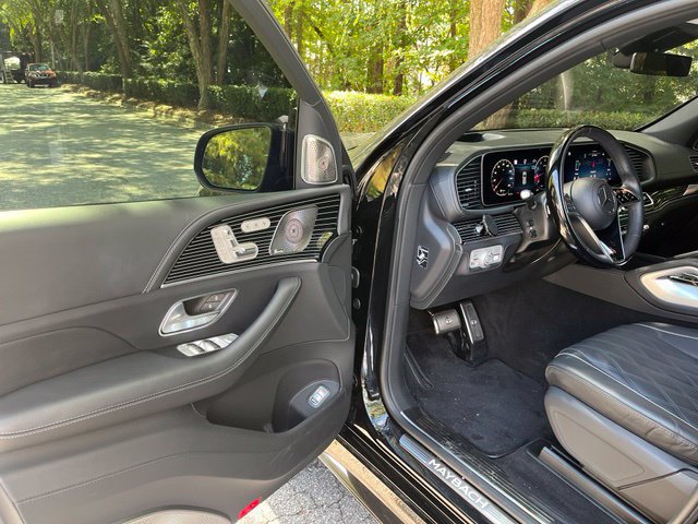 Used 2025 Mercedes-Benz Maybach GLS 600 4MATIC image 4