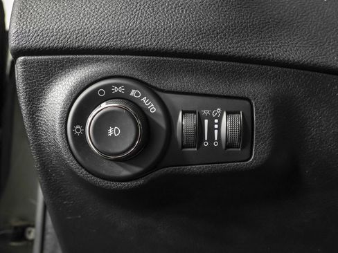 Used 2018 Jeep Compass Latitude w/ Popular Equipment Group image 25