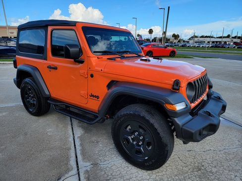 Used 2025 Jeep Wrangler Sport AWD/4WD image 7