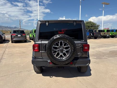 New 2025 Jeep Wrangler Unlimited Sahara AWD/4WD image 6
