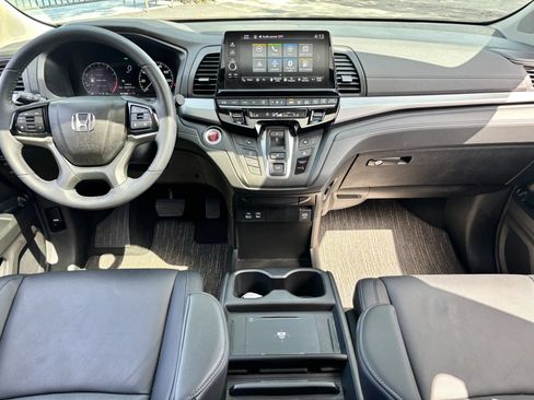 Used 2025 Honda Odyssey EX-L image 12