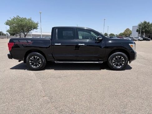 Used 2020 Nissan Titan SV w/ SV Convenience Package RWD image 5