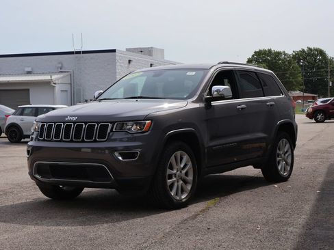 Used 2017 Jeep Grand Cherokee Limited w/ Trailer Tow Group IV AWD/4WD image 4