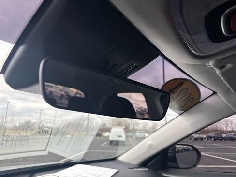 Used 2024 Hyundai Kona SE image 32