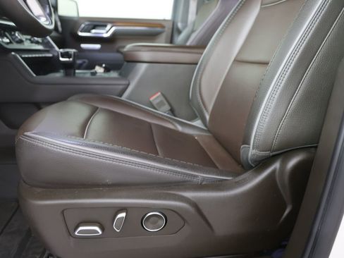 Used 2024 GMC Sierra 1500 Denali AWD/4WD image 4