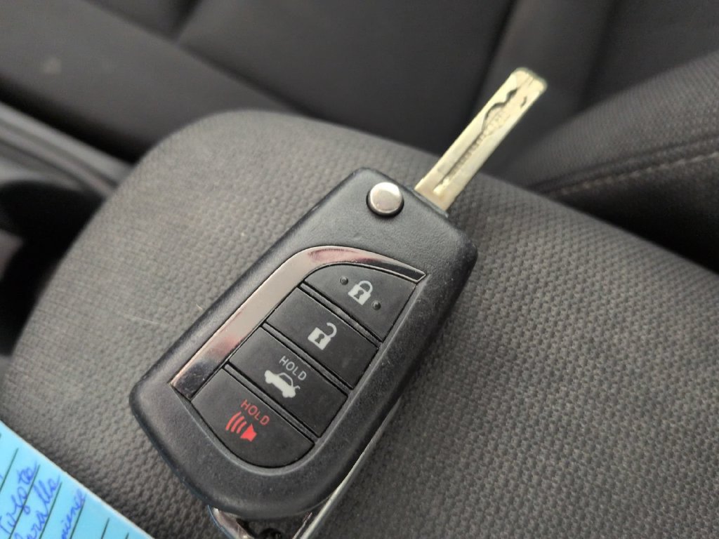 Used 2024 Toyota Corolla LE FWD image 46