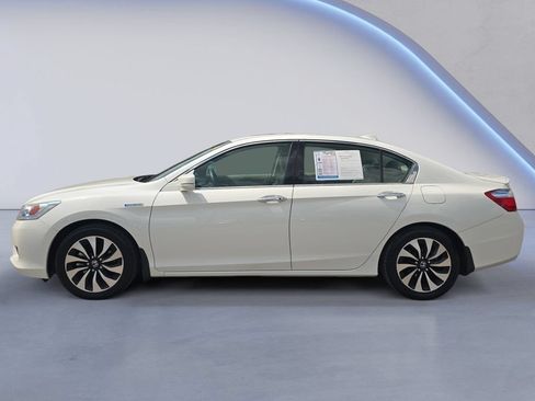 Used 2015 Honda Accord Touring image 2