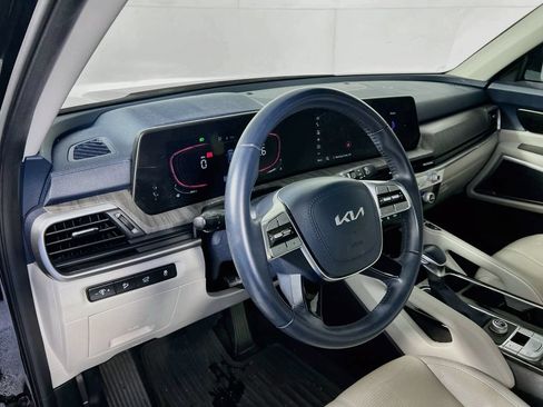 Used 2023 Kia Telluride EX w/ EX Captain's Chair Package FWD image 6