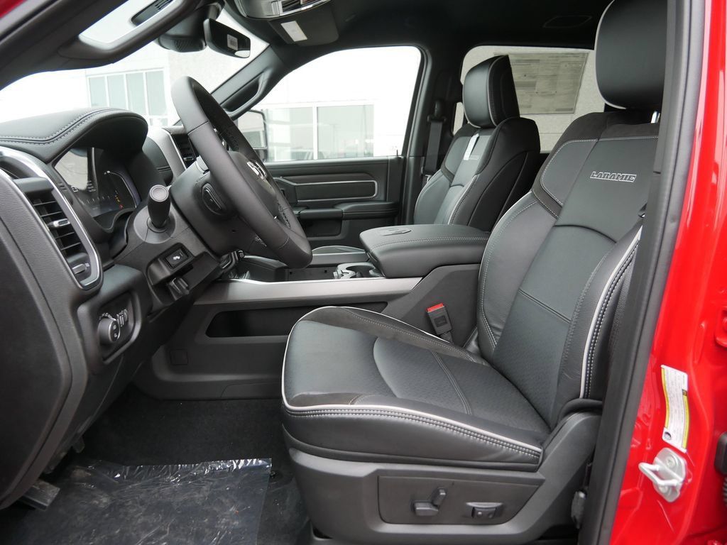 New 2026 RAM 2500 Laramie AWD/4WD image 7