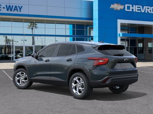 New 2026 Chevrolet Trax LS w/ LS Convenience Package FWD image 3