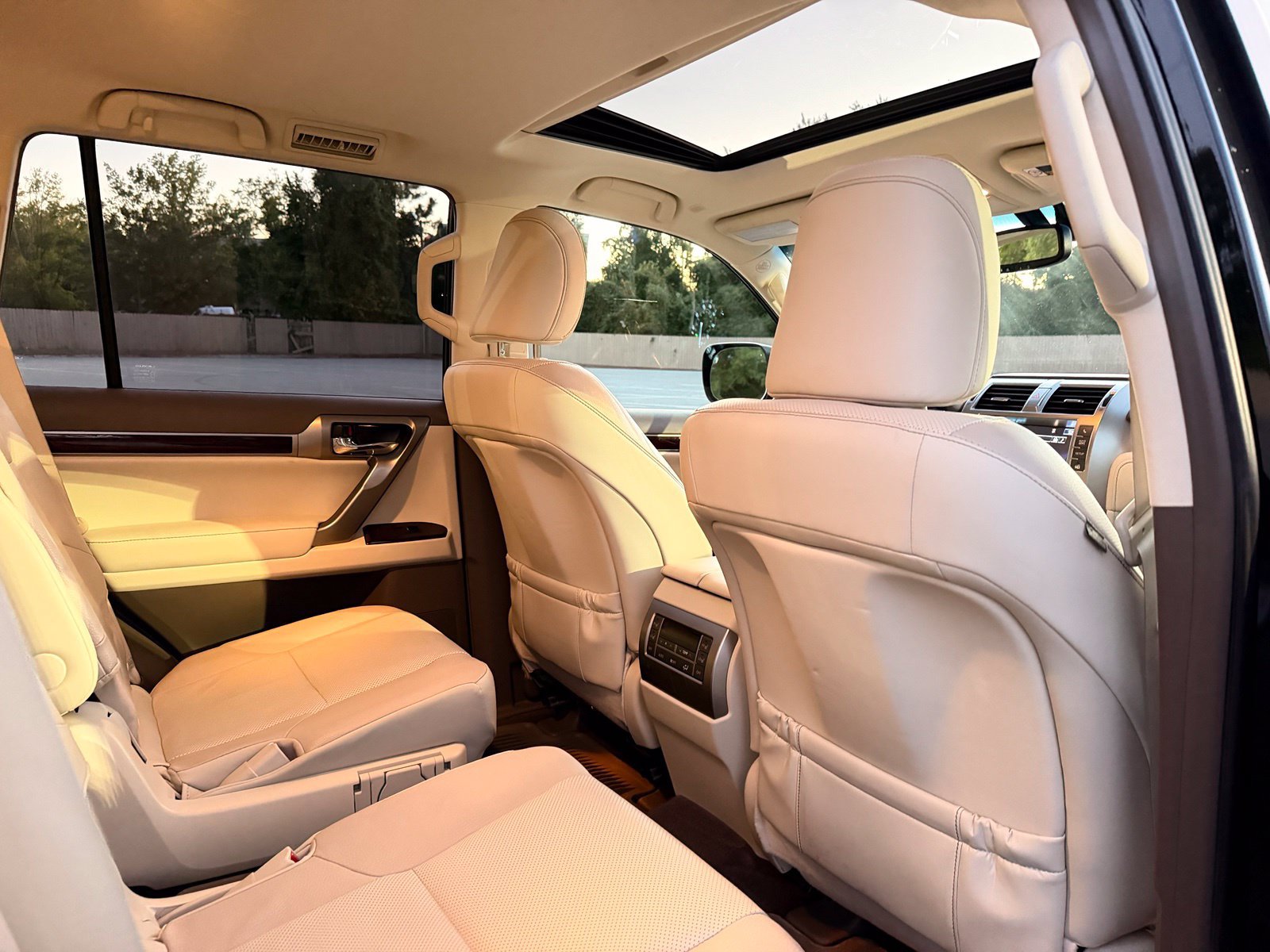 Used 2019 Lexus GX 460 Premium AWD/4WD image 23