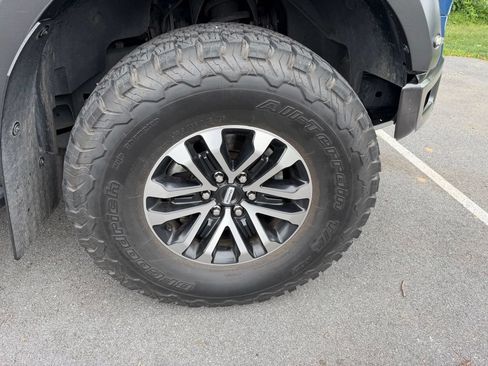 Used 2019 Ford F150 Raptor w/ Equipment Group 802A Luxury AWD/4WD image 12
