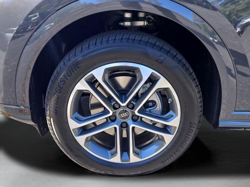 Used 2025 Audi Q5 Premium w/ Convenience Package image 12