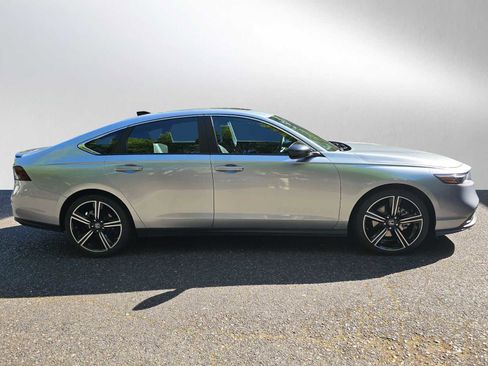 Used 2024 Honda Accord Sport image 2