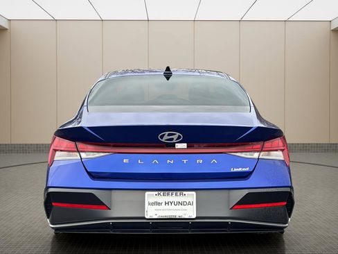 Certified 2025 Hyundai Elantra Limited image 4