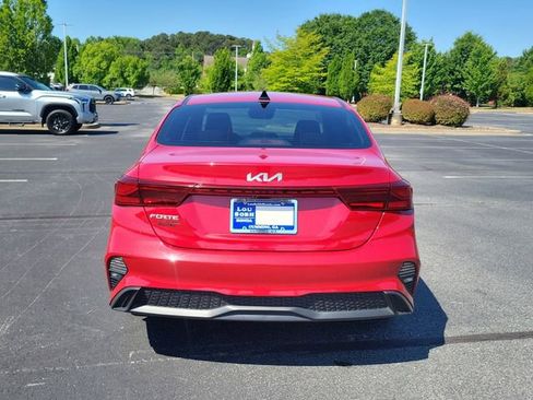 Used 2023 Kia Forte LXS w/ LXS Technology Package FWD image 5
