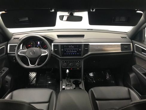Used 2021 Volkswagen Atlas Cross Sport SE image 27