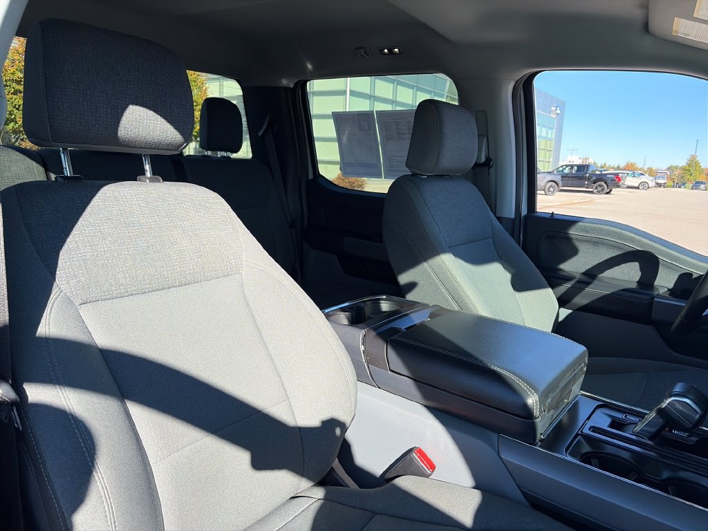 Used 2024 Ford F150 Lightning XLT AWD/4WD image 14