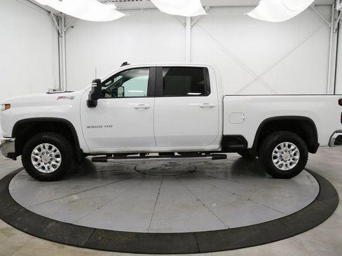 Used 2023 Chevrolet Silverado 2500 LT w/ Convenience Package image 4