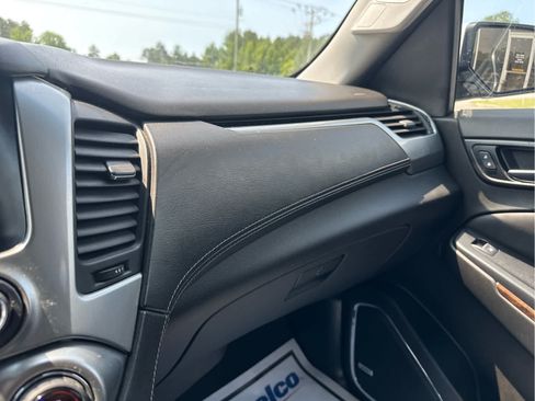 Used 2019 Chevrolet Tahoe LT w/ LT Signature Package RWD image 33
