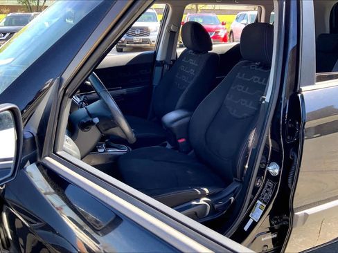 Used 2012 Kia Soul + w/ Audio Pkg image 8