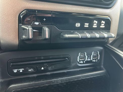 Used 2019 RAM 2500 Laramie image 29