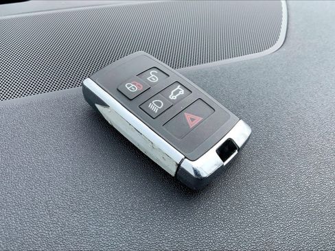 Used 2025 Land Rover Range Rover Velar S image 13