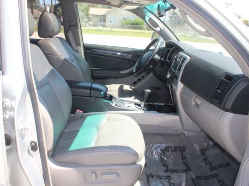 Used 2008 Toyota 4Runner Limited AWD/4WD image 26