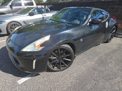 Used 2016 Nissan 370Z Coupe RWD image 1