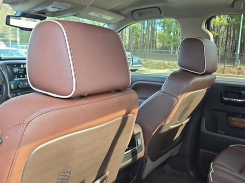 Used 2014 Chevrolet Silverado 1500 High Country w/ High Country Premium Package image 16