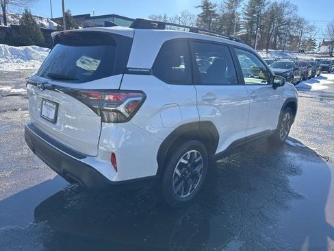 Used 2025 Subaru Forester Premium image 3