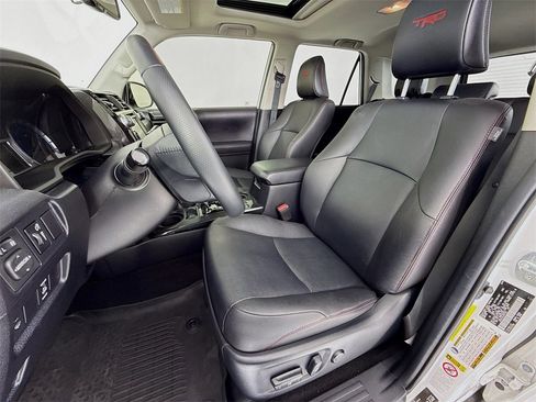 Used 2018 Toyota 4Runner TRD Off-Road Premium image 5