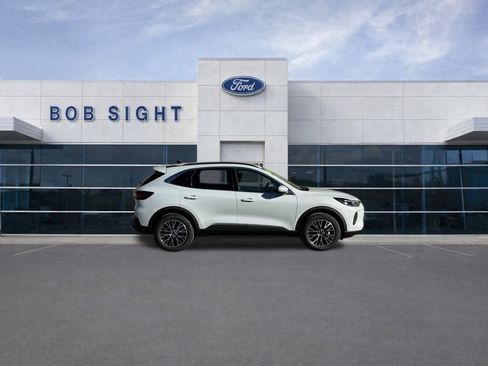 New 2025 Ford Escape SE w/ PHEV Premium Package image 3